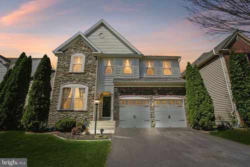 8716 Raleigh Mews, GAINESVILLE, VA, 20155-5907 | Card Image