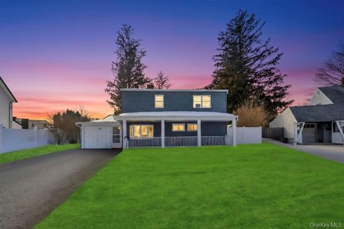 119 Scooter Ln, Hicksville, NY, 11801-6447 | Card Image