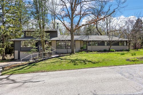 12 Fairview Knoll Ne, Iowa City, IA, 52240 | Card Image