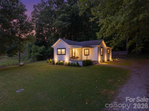 1320 Tom Fox St, Morganton, NC, 28655-9510 | Card Image