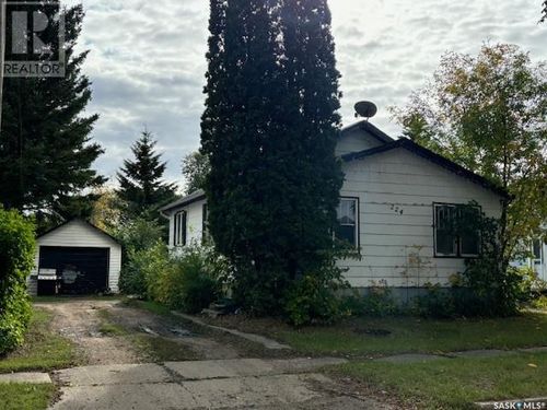 224 3rd Ave W, Canora, SK, S0A0L1 | Card Image