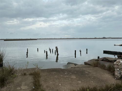 00 4512 Swan 1, Hitchcock, TX, 77563 | Card Image