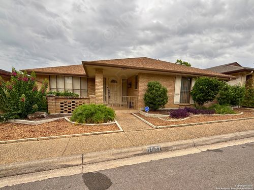 5837 Northgap St, Windcrest, TX, 78239-2036 | Card Image