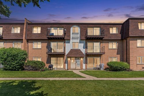 2n-9480 Bay Colony Dr, Des Plaines, IL, 60016-3661 | Card Image