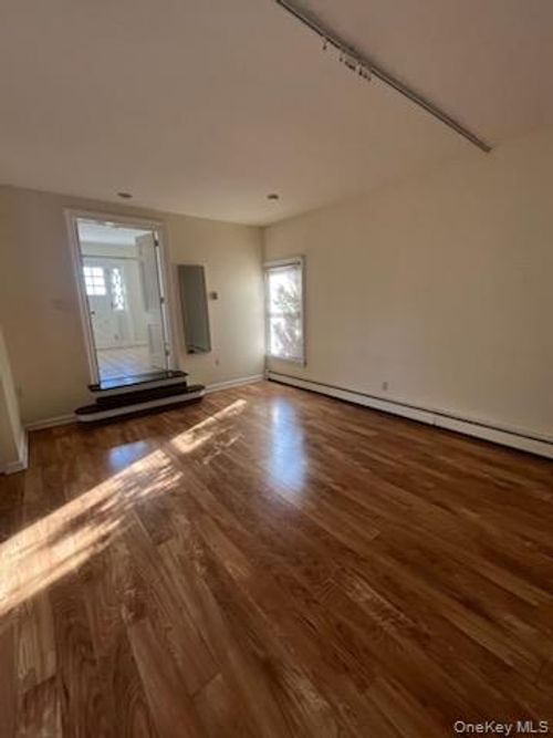 b-117 Blydenburg Ave, Smithtown, NY, 11787-1876 | Card Image