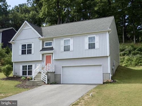 620 Woodside Rd, YORK, PA, 17406-2300 | Card Image