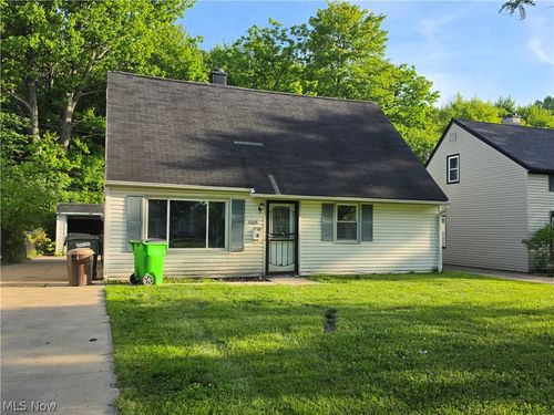 19418 Meadowlark Ln, Warrensville Heights, OH, 44128-2741 | Card Image
