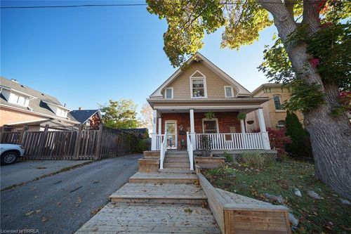 35 Murray St, Brantford, ON, N3S5N4 | Card Image