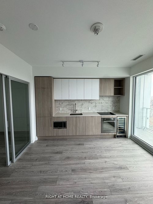 1512-2020 Bathurst St, York, ON, M5P0A6 | Card Image
