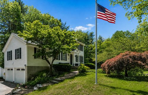 113 County Rd, Bedford, NH, 03110-6206 | Card Image