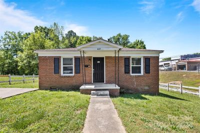 809 Norris Avenue, House other with 2 bedrooms, 1 bathrooms and null parking in Charlotte NC | Image 1