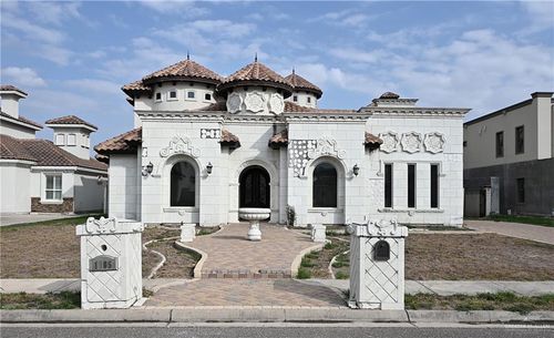 1105 Travis St, Mission, TX, 78572 | Card Image