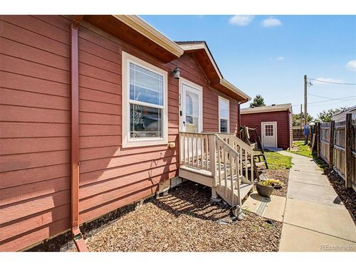 574 4th St, Bennett, CO, 80102-8114 | Card Image