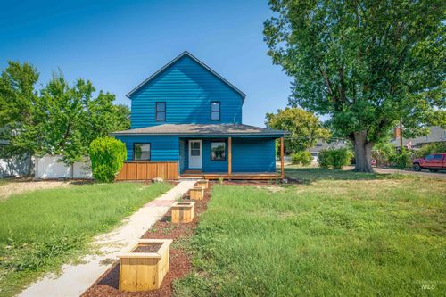 424 E 3rd St, Emmett, ID, 83617-3015 | Card Image