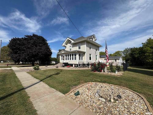 337 W Chestnut St, Oneida, IL, 61467-5028 | Card Image