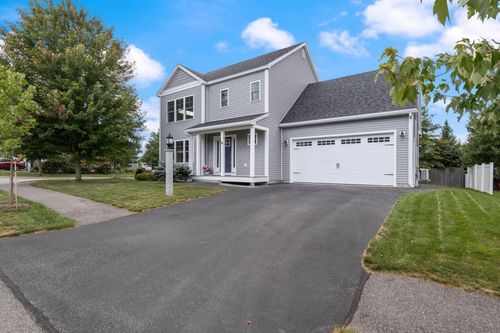 19 Nautical Dr, Cumberland Foreside, ME, 04110-1350 | Card Image
