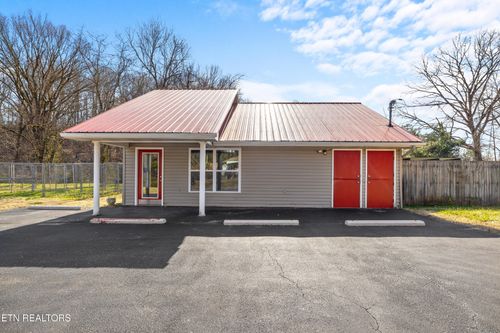 2949 Samples Rd, Louisville, TN, 37777-3839 | Card Image