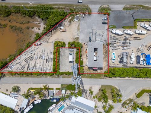 93351 Overseas Hwy, Tavernier, FL, 33070-2800 | Card Image