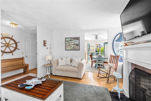 b-93 Mill St, Newport, RI, 02840-3147 | Card Image