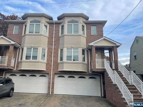 146B Morningside Ln, Palisades Park, NJ, 07650-1988 | Card Image