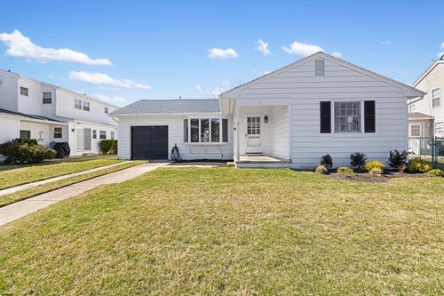 4 Hudson Cv, Brigantine, NJ, 08203-1428 | Card Image