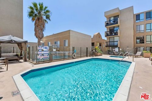 401-7320 Hawthorn Ave, LOS ANGELES, CA, 90028-6107 | Card Image