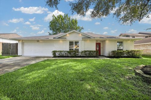 608 Tanglewood Dr, Friendswood, TX, 77546-2155 | Card Image