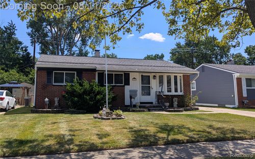 1657 Gloria St, Westland, MI, 48186-8926 | Card Image