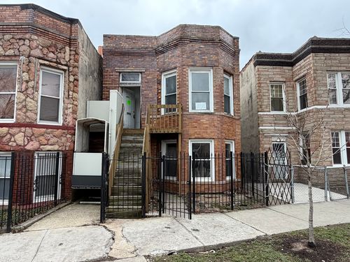 4043 W 5th Ave, Chicago, IL, 60624-3546 | Card Image