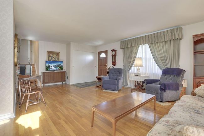 6693 Red Coach Ln, House other with 3 bedrooms, 2 bathrooms and null parking in Reynoldsburg OH | Image 9