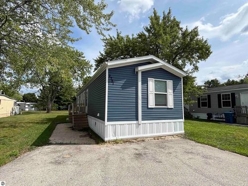 2751 Ray Blvd, Traverse City, MI, 49686-4924 | Card Image