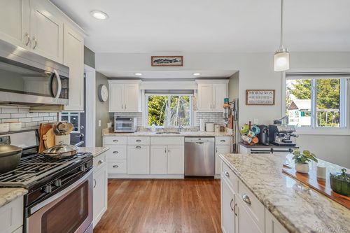 14 Burlington Ave, Deer Park, NY, 11729-2401 | Card Image