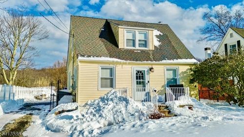 406 Morsetown Rd, West Milford, NJ, 07480-3204 | Card Image