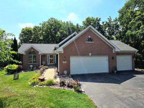 702 Meadow Crossing Trl, Roscoe, IL, 61073-6613 | Card Image