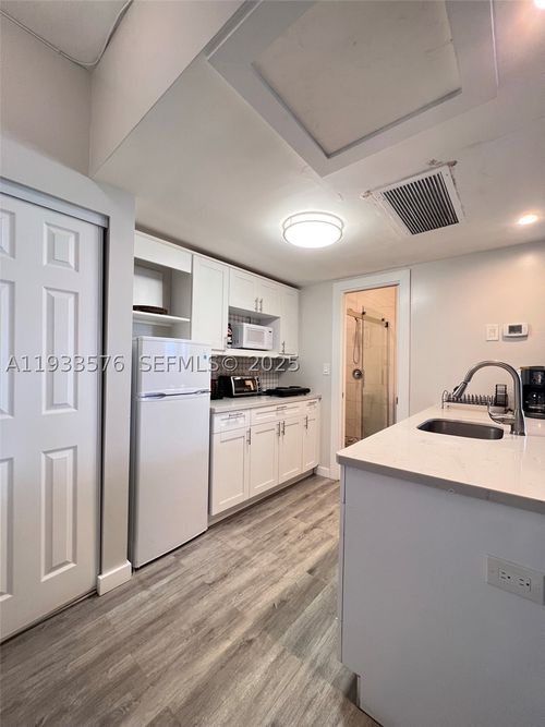 2308-26 Diplomat Pkwy, Hallandale Beach, FL, 33009-3721 | Card Image