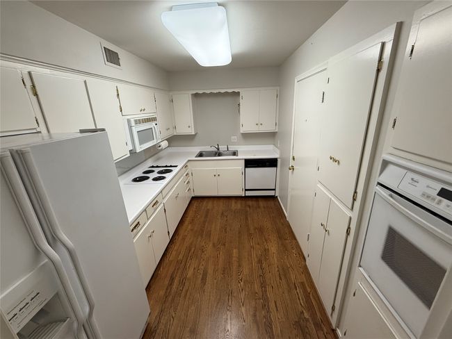 APT-5 - 8604 Baltimore Dr, Condo with 2 bedrooms, 2 bathrooms and null parking in Dallas TX | Image 8