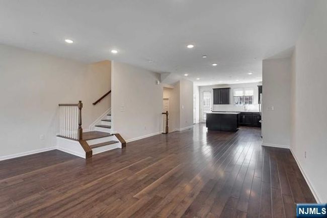12-10 Plaza Rd, Townhouse with 3 bedrooms, 4 bathrooms and null parking in Fair Lawn NJ | Image 14