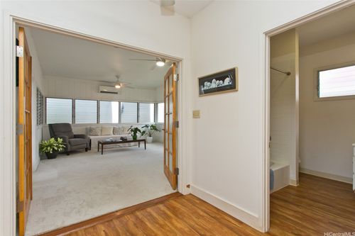 710 Hausten St, Honolulu, HI, 96826-3041 | Card Image