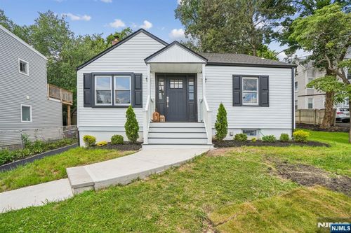45 Valley Way, West Orange, NJ, 07052-5830 | Card Image