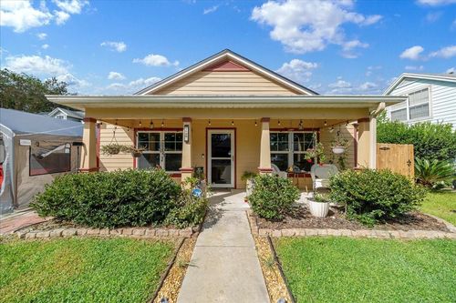 1120 22nd Ct, GAINESVILLE, FL, 32641-3402 | Card Image