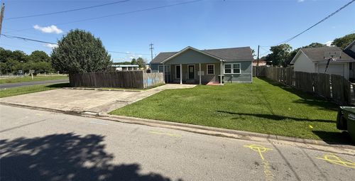 3001 Lincoln St, Liberty, TX, 77575-6120 | Card Image
