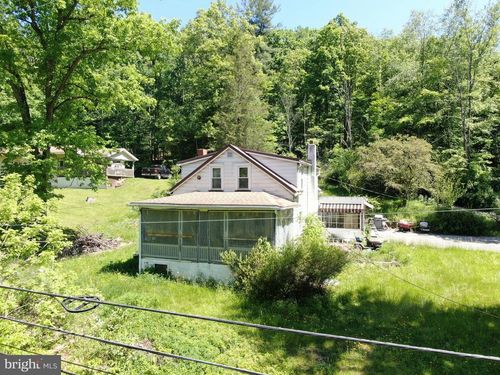 944 Decker Hollow Rd, TYRONE, PA, 16686-2520 | Card Image
