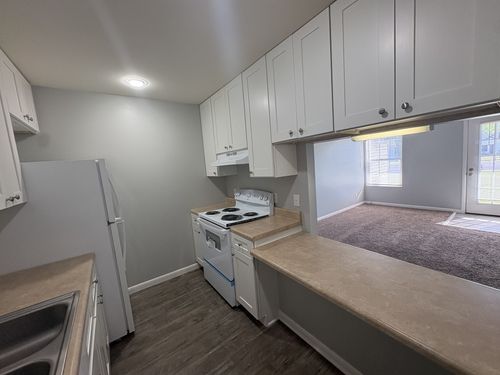 b2-407 N College St, Tullahoma, TN, 37388 | Card Image