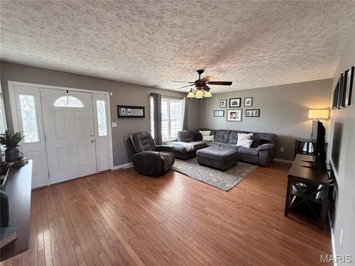 29 Saint Ann Ave, Saint James, MO, 65559-1502 | Card Image