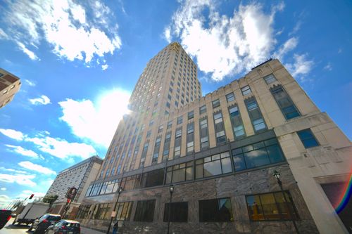 600 W Wisconsin Ave, Milwaukee, WI, 53203-1902 | Card Image