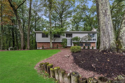 17 Sherwood Ridge Rd, Suffern, NY, 10901-1409 | Card Image