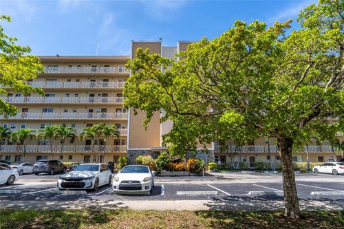 apt-705-319 Ne 14th Ave, Hallandale Beach, FL, 33009-7454 | Card Image