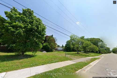 1307 Haist St, Ridgeville, ON, L0S1M0 | Card Image