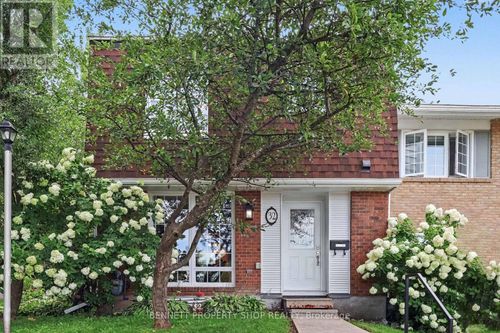 32-2300 Ogilvie Rd, Ottawa, ON, K1J7X8 | Card Image