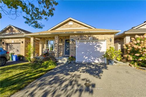78 Sulmona Dr, House with 4 bedrooms, 2 bathrooms and 2 parking in Hamilton ON | Card Image
